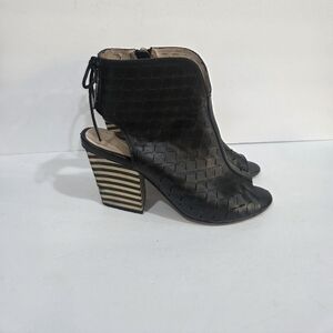 House of Harlow 1960 Black Textured Heeled Open Toe Sz.38 Lace-up back